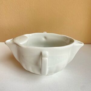 Pillivuyt France white porcelain gravy boat separator has two spouts and handles